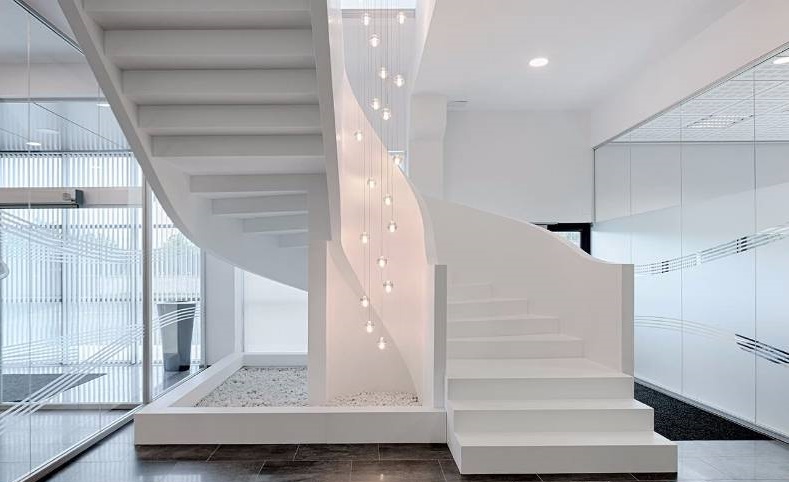 cau thang da solid surfaces trang 3 1 cong-ty-kinh-doanh-da-nhan-tao-nha-trang